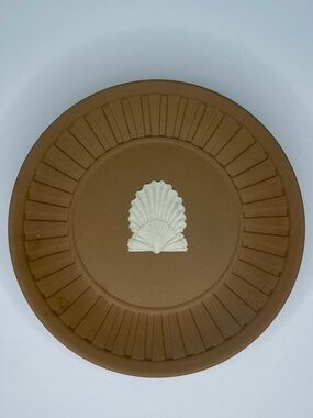 Wedgwood Shell Dish Brown
